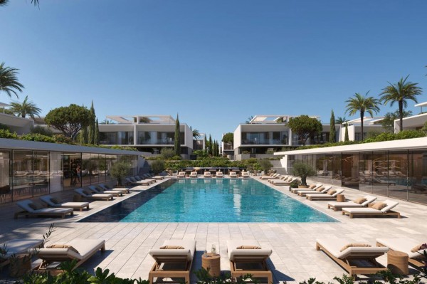 Extraordinary Seaside Living